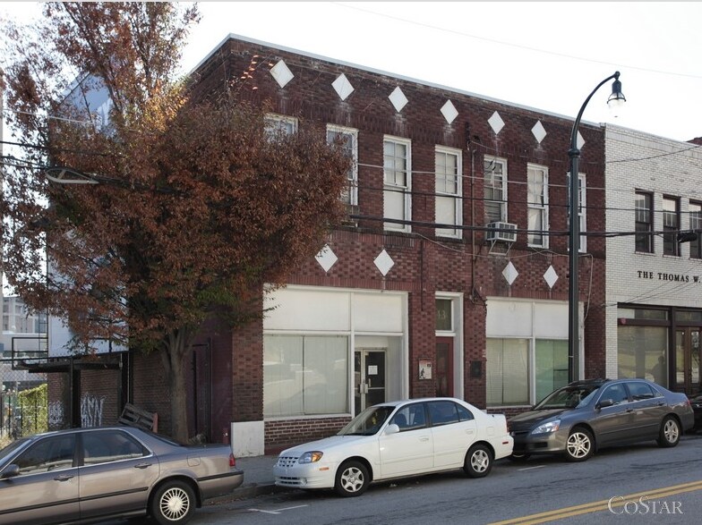 Daily World Apartments in Atlanta, GA - Building Photo