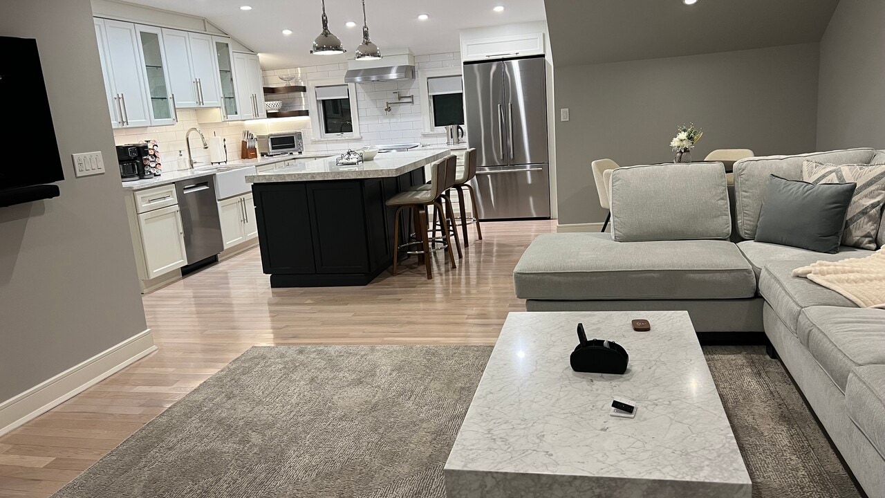 15 Broadway, Unit Luxury Apartment-New in Greenlawn, NY - Building Photo