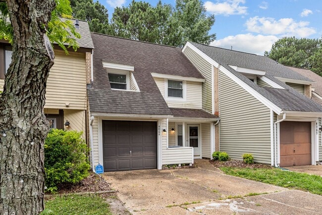 4064 Lake Ridge Cir in Virginia Beach, VA - Building Photo - Building Photo