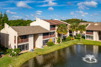 Whisper Lake in Tampa, FL - Building Photo - Building Photo