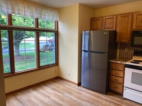 855 Claremont Ct in Holland, MI - Building Photo - Building Photo
