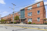 184 Pequot Ave, Unit 204 in New London, CT - Building Photo - Building Photo