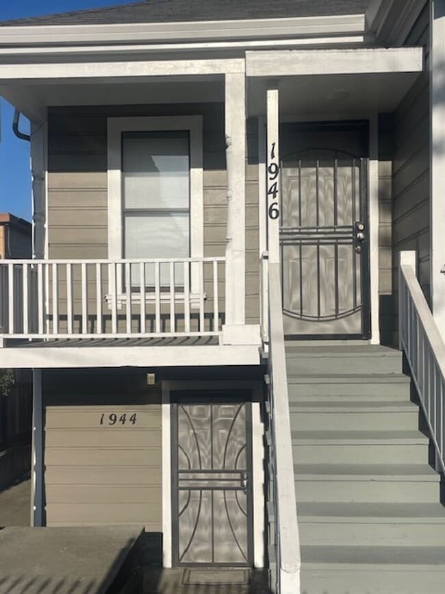 1946 E 20th St in Oakland, CA - Foto de edificio - Building Photo