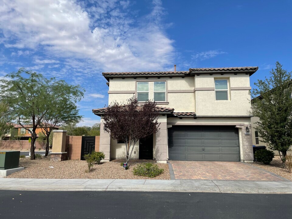 10065 Mallee Point St in Las Vegas, NV - Foto de edificio
