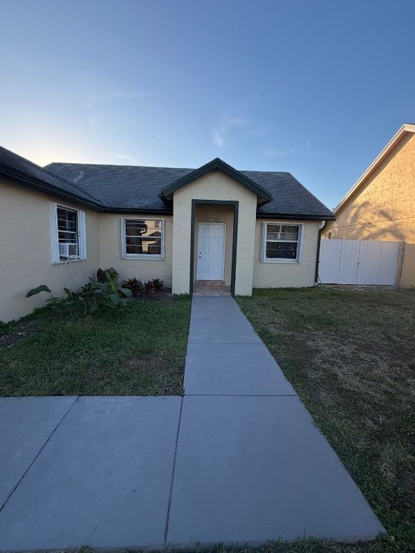 24949 SW 129th Ct in Princeton, FL - Building Photo - Building Photo