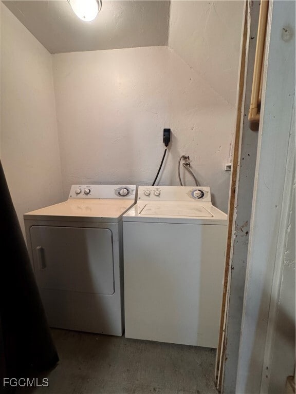 property at 1618 Woodford Ave