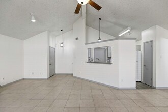 6315 Forest Village in San Antonio, TX - Building Photo - Building Photo