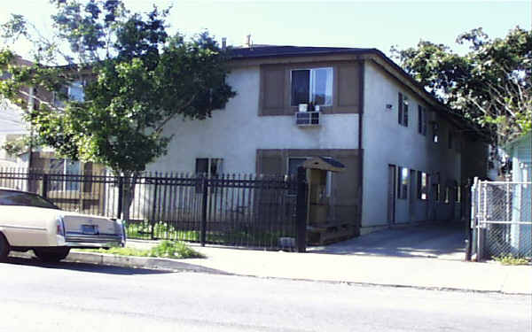 1620 Bridge St in Los Angeles, CA - Building Photo - Building Photo