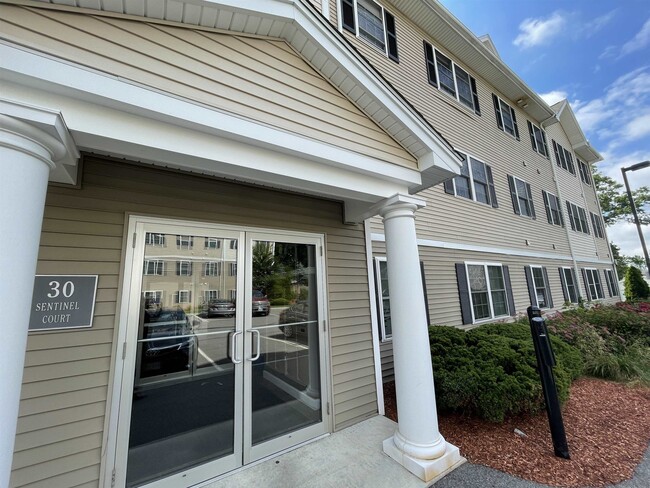 20 Sentinel Court in Manchester, NH - Building Photo - Building Photo