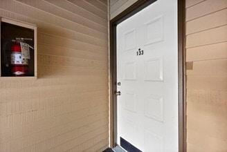 1002 S 312th St in Federal Way, WA - Building Photo - Building Photo