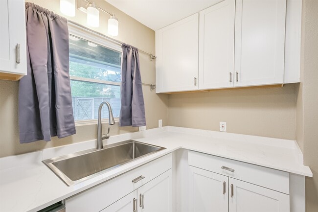 property at 4613 Braeburn Dr