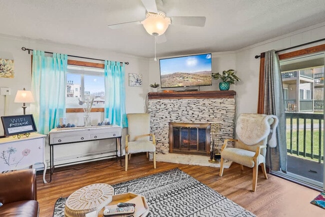301 Pinnacle Inn Rd