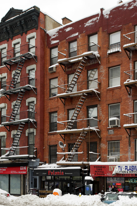 110 1st Ave in New York, NY - Foto de edificio