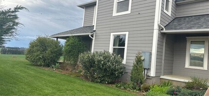 14296 Riches Rd SE in Silverton, OR - Building Photo - Building Photo