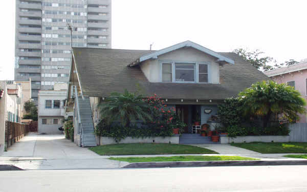 1826-1830 E 1st St in Long Beach, CA - Building Photo - Building Photo