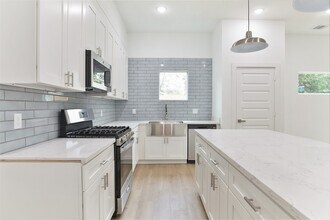 9339 Lavender St in Houston, TX - Building Photo - Building Photo