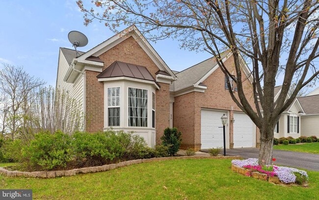 property at 575 Hunters Rd