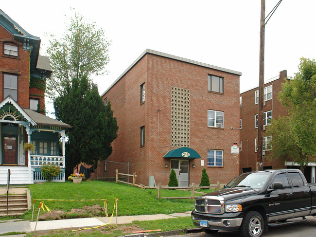 246 Laurel St in Hartford, CT - Building Photo - Building Photo