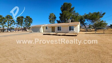 14313 Osage Rd in Apple Valley, CA - Building Photo - Building Photo