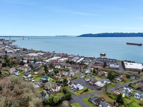 3088 Harrison Ave in Astoria, OR - Building Photo - Building Photo