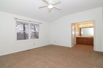 1018 Montgomery Dr in Greenwood, IN - Building Photo - Building Photo