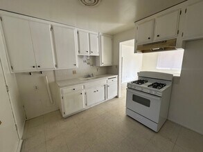 520 Commercial Ave in Ridgecrest, CA - Building Photo - Building Photo