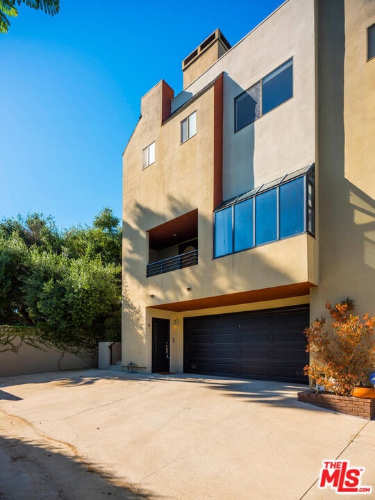 property at 3023 Berkeley Ave