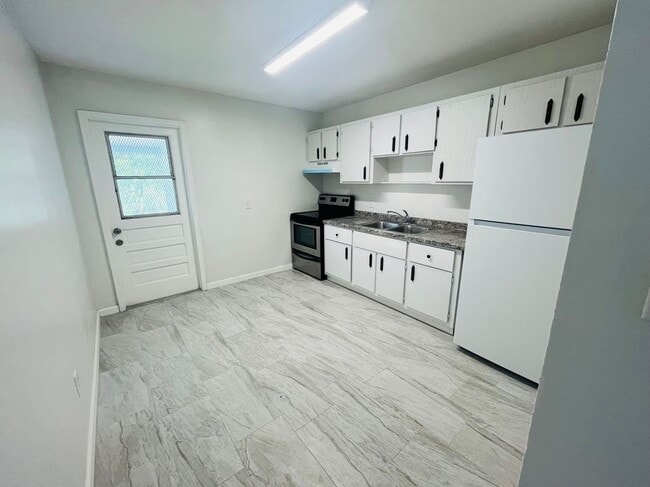 property at 2548 Seneca Ave