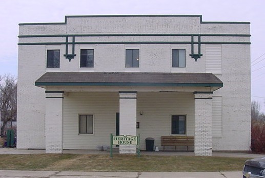 633 Main St in Winger, MN - Building Photo