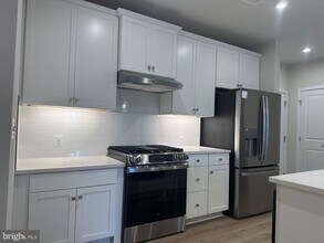 14401 Milk Thistle Ln in Chantilly, VA - Building Photo - Building Photo