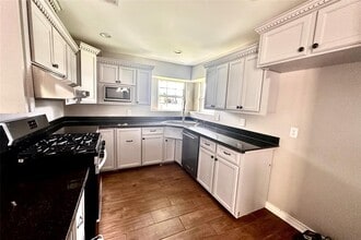 18203 Kings Row in Houston, TX - Building Photo - Building Photo