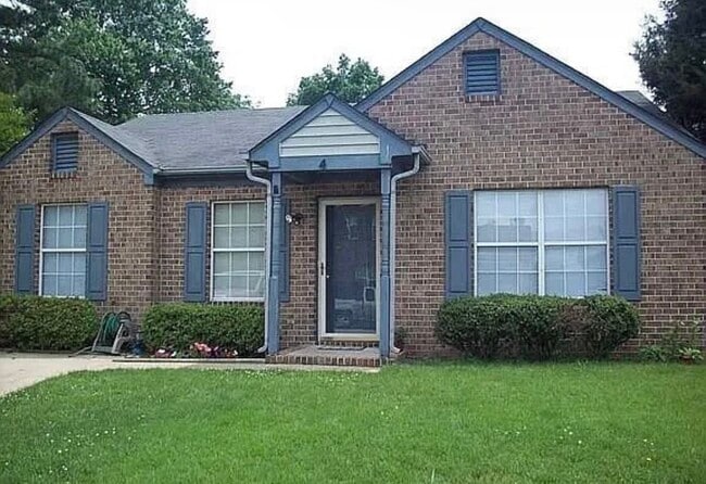 property at 4 Roy Ct