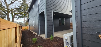 877 Park Ave NE in Salem, OR - Building Photo - Building Photo