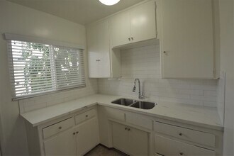 11948 Magnolia Blvd in Los Angeles, CA - Building Photo - Building Photo