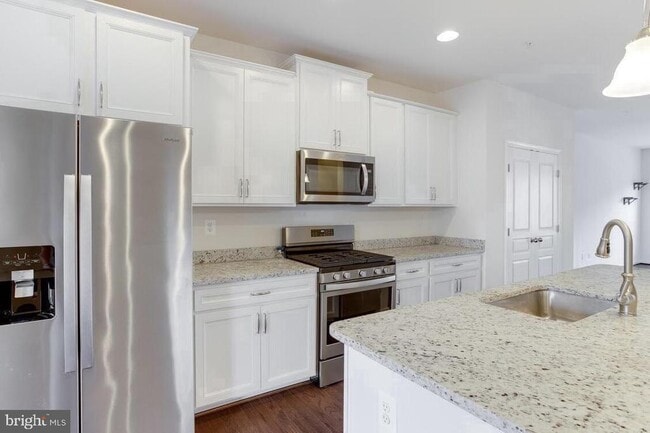 7907 Moss Brook Ct in Glen Burnie, MD - Building Photo - Building Photo