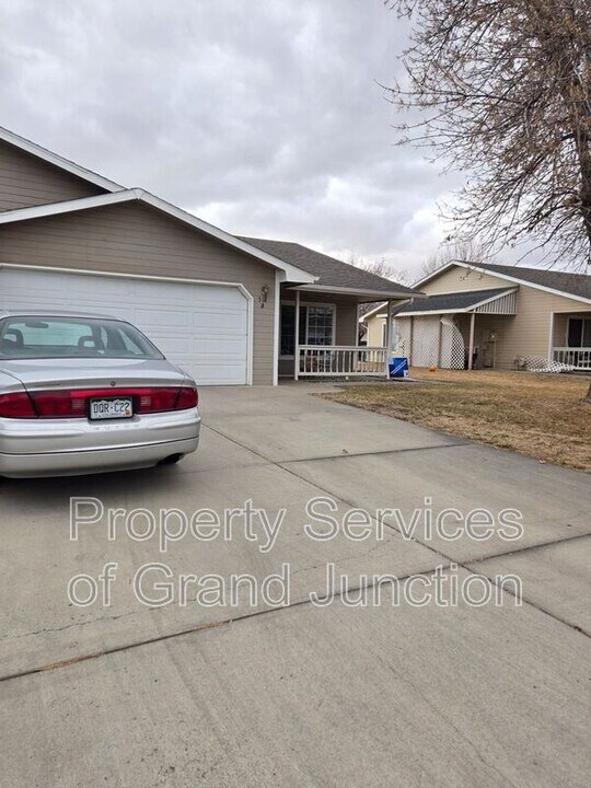 517-518 29 3/8 Rd in Grand Junction, CO - Building Photo