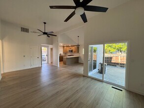 2204 Lausett Ave in San Jose, CA - Foto de edificio - Building Photo