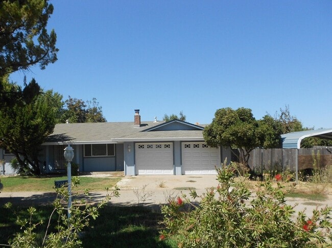 property at 2141 S George Washington Blvd