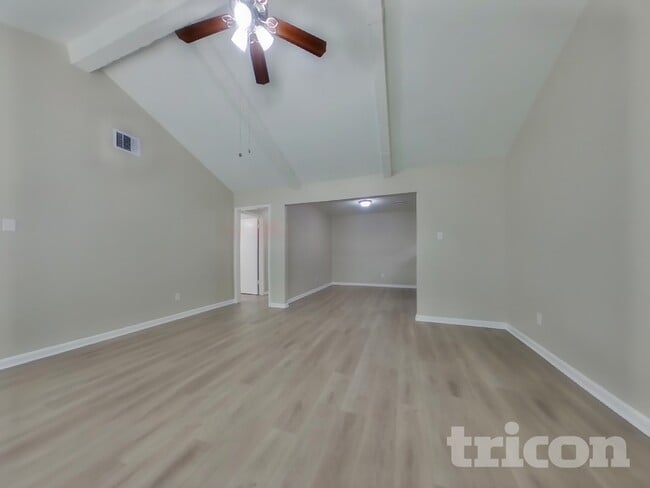 10406 Kirkwren Dr in Houston, TX - Foto de edificio - Building Photo