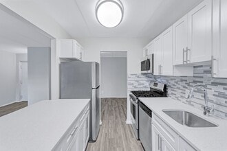 Cityside Huntington Metro in Alexandria, VA - Building Photo - Building Photo