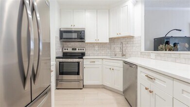 50 SW 3rd Ave in Boca Raton, FL - Building Photo - Building Photo