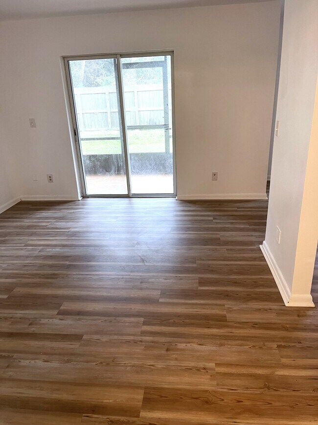 411 Banana Cay Dr in South Daytona, FL - Foto de edificio - Building Photo