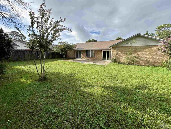 4665 Balmoral Dr in Pensacola, FL - Building Photo - Building Photo