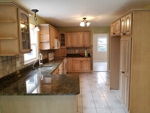 85 Pond St in Salem, NH - Building Photo - Building Photo