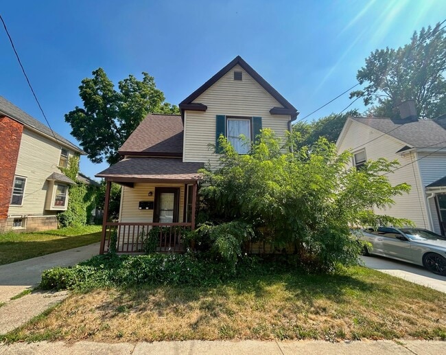 property at 1040 Fairmount St SE