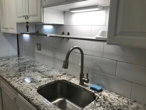 5815 Rexford Dr, Unit K in West Springfield, VA - Foto de edificio - Building Photo