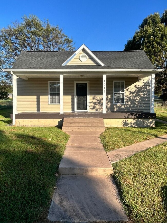 property at 1013 E 3rd N St