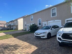 723 Laurel Bay Cir in New Smyrna Beach, FL - Building Photo - Building Photo