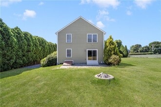 20 Vanderbilt Ln in Portsmouth, RI - Building Photo - Building Photo