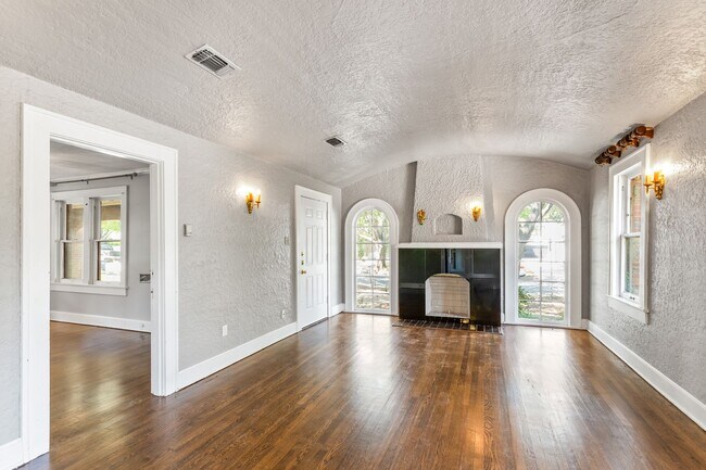 2711 Greene Ave in Fort Worth, TX - Building Photo - Building Photo